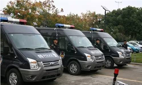 滁州市局党委委员,副局长吴小舱在仪式上作了讲话